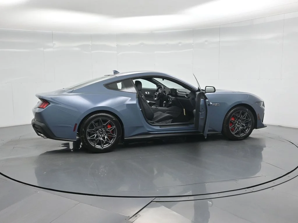 New 2026 Vapor Blue Metallic Ford GT Premium image 3