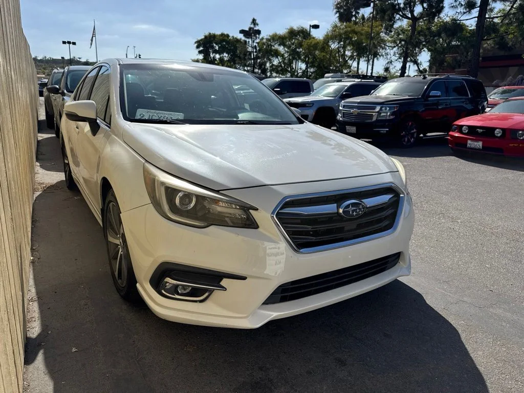 Used 2018 White Subaru 2.5i image 15