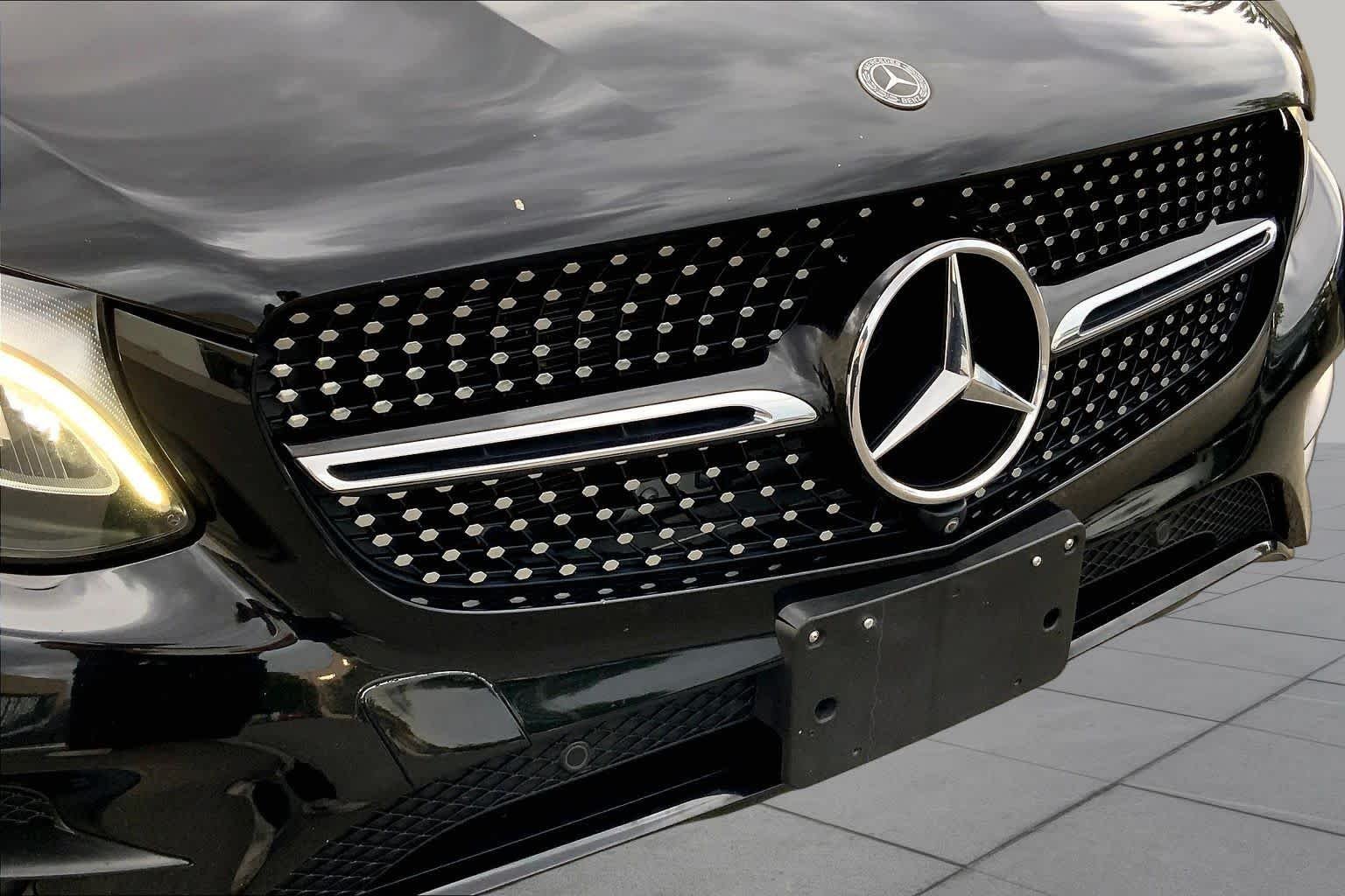 Used 2019 Black Mercedes-Benz GLC 300 image 29
