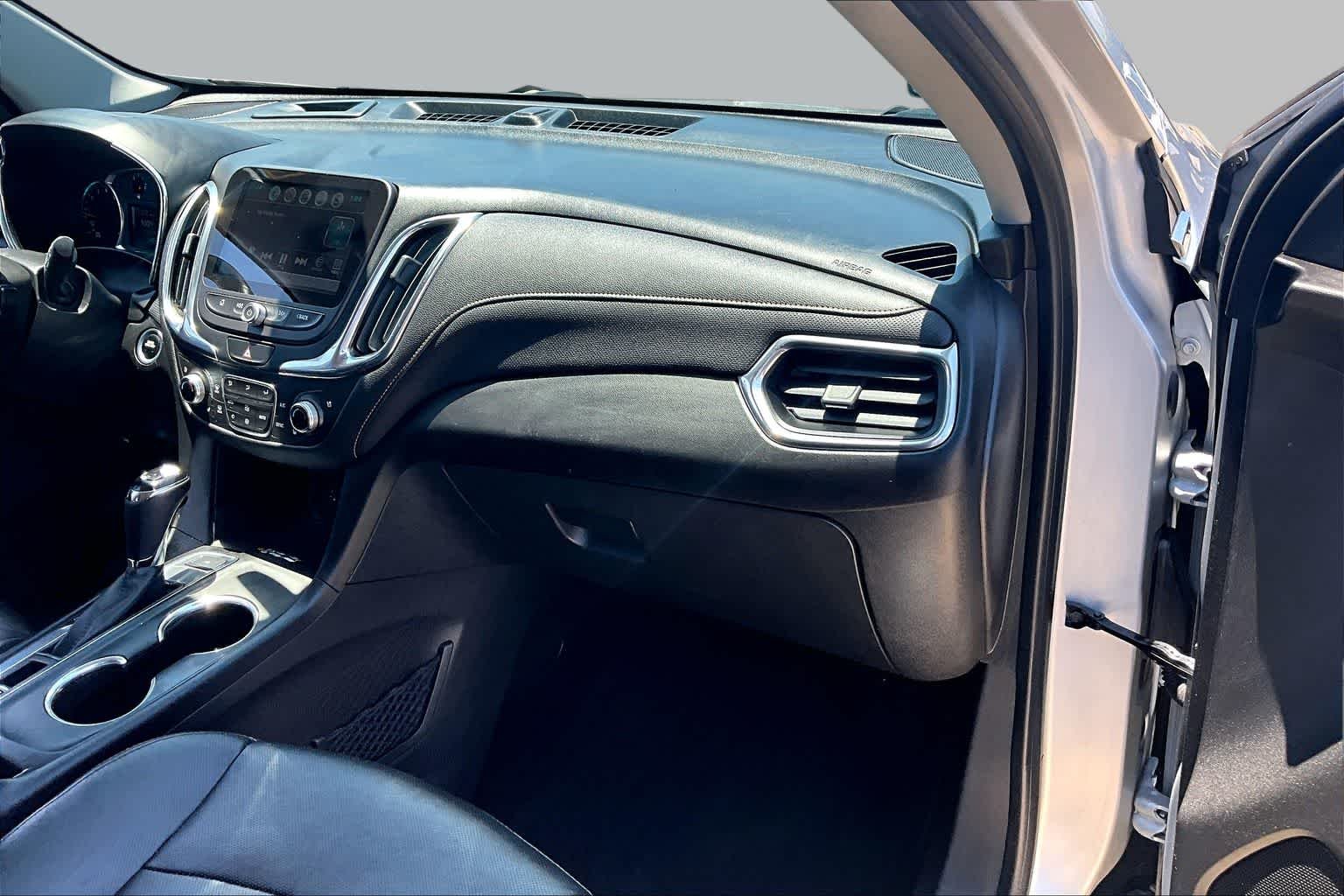 Used 2018 Silver Ice Metallic Chevrolet Premier image 19