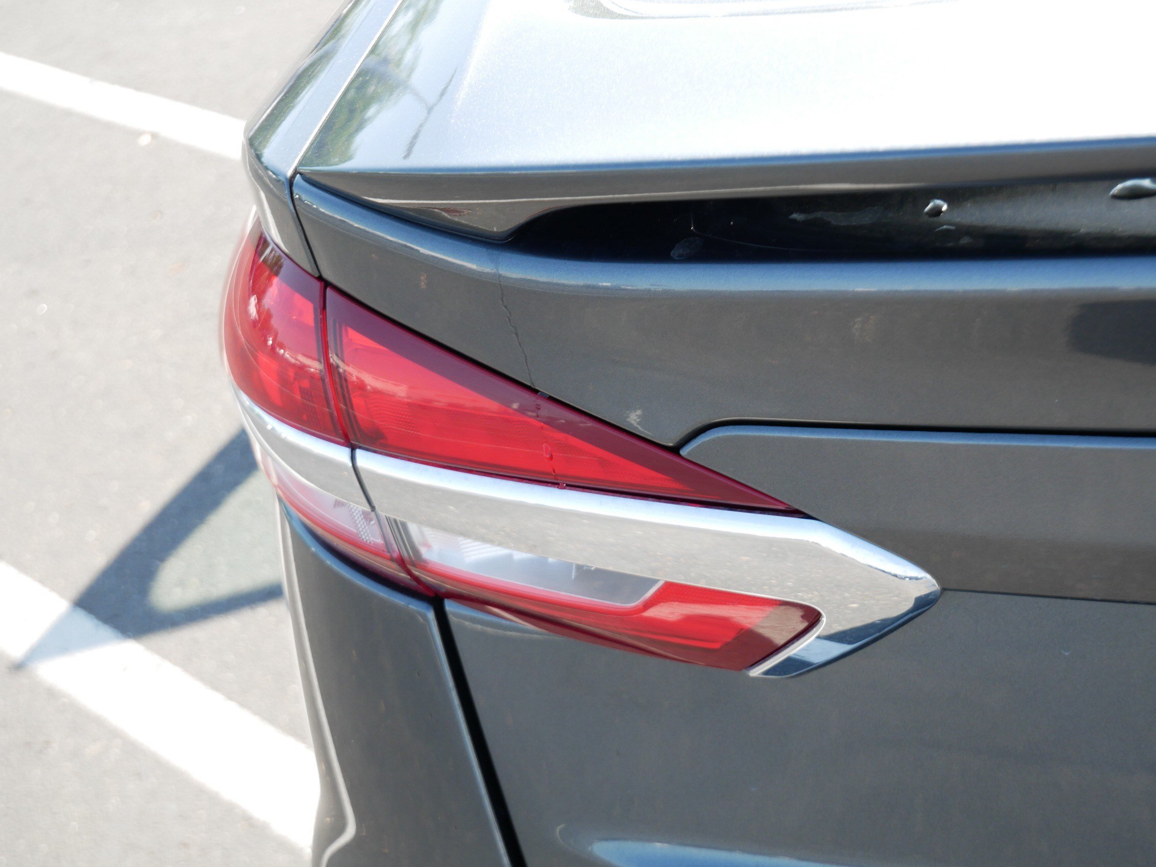 Used 2020 Magnetic Metallic Ford SE image 17