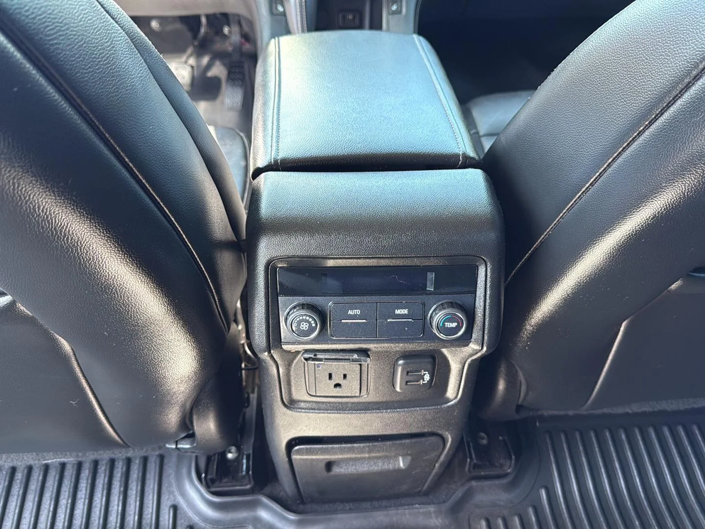 Used 2019 Summit White GMC SLT image 18