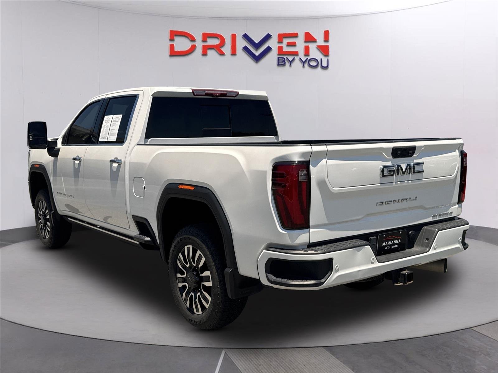 Used 2024 White Frost Tricoat GMC Denali Ultimate image 6