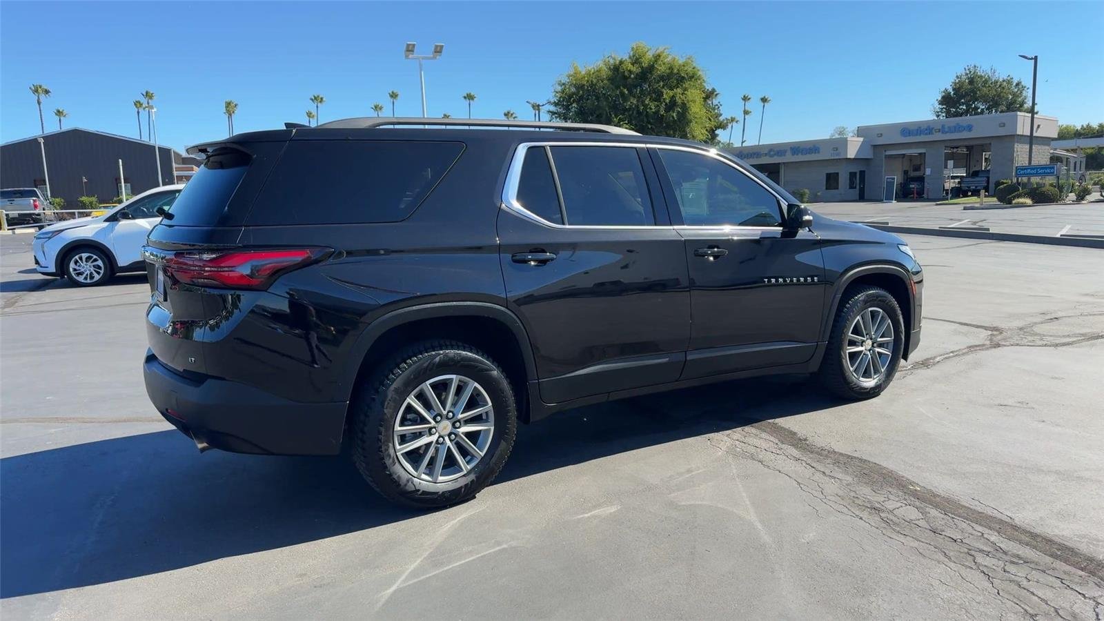2023 Chevrolet Traverse 1LT - Photo 3