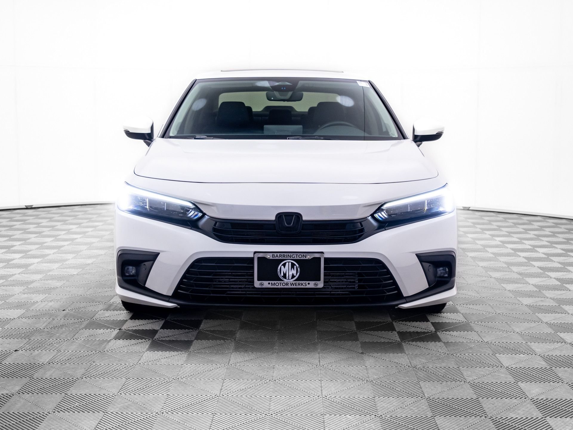 Used 2024 White Honda Touring image 9