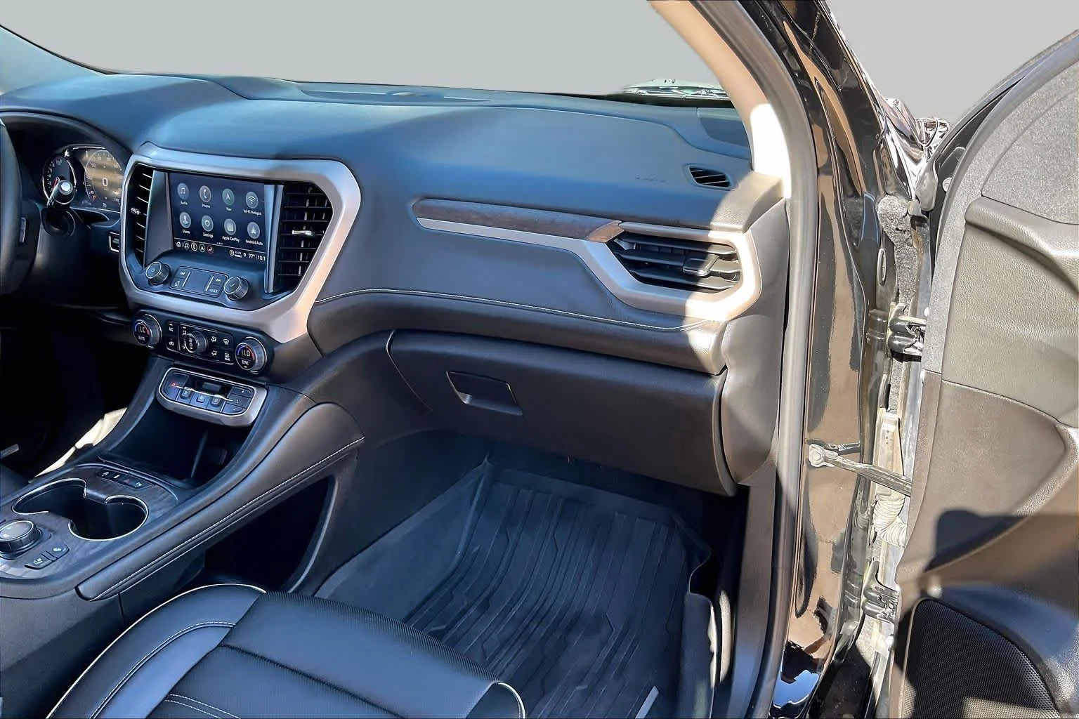 Used 2023 Ebony Twilight Metallic GMC Denali image 18