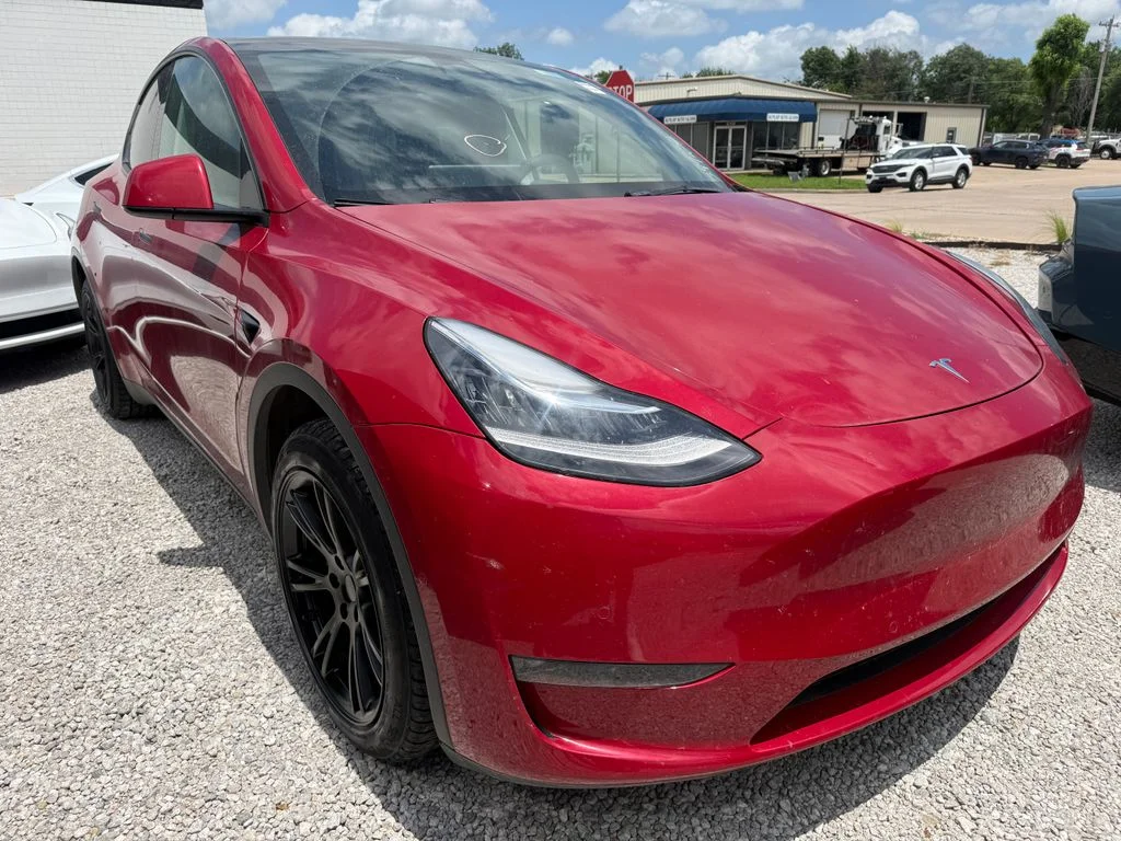 Used 2022 Red Tesla Long Range image 4