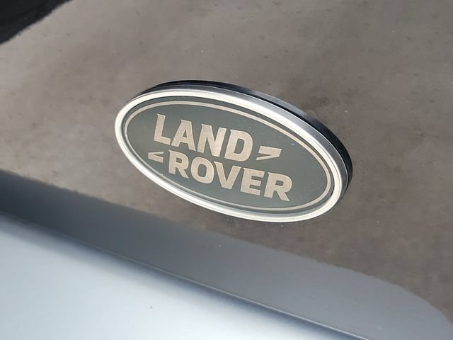 Used 2022 Santorini Black Metallic Land Rover XS Edition image 4