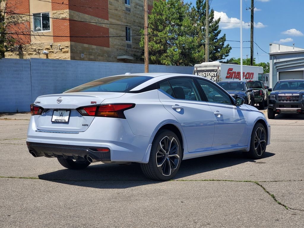Used 2023 GRAY SKY PEARL Nissan 2.5 SR image 4