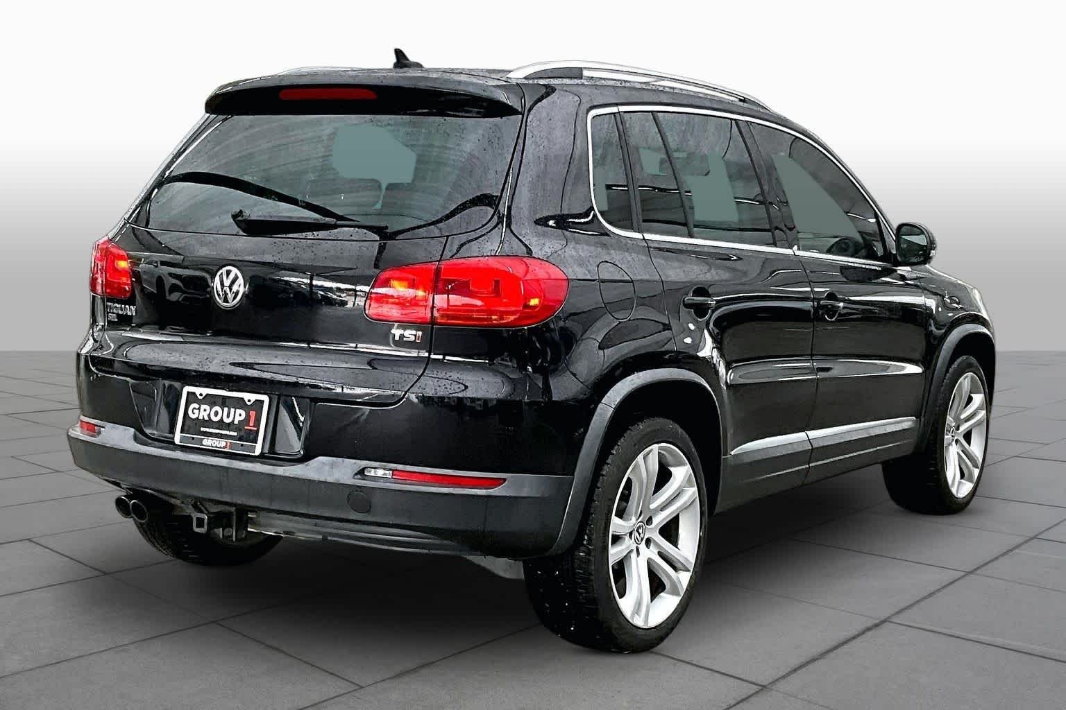 Used 2016 Deep Black Pearl Volkswagen SEL image 13