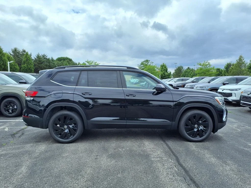 New 2026 Deep Black Pearl Volkswagen 2.0T SE w/Technology image 3