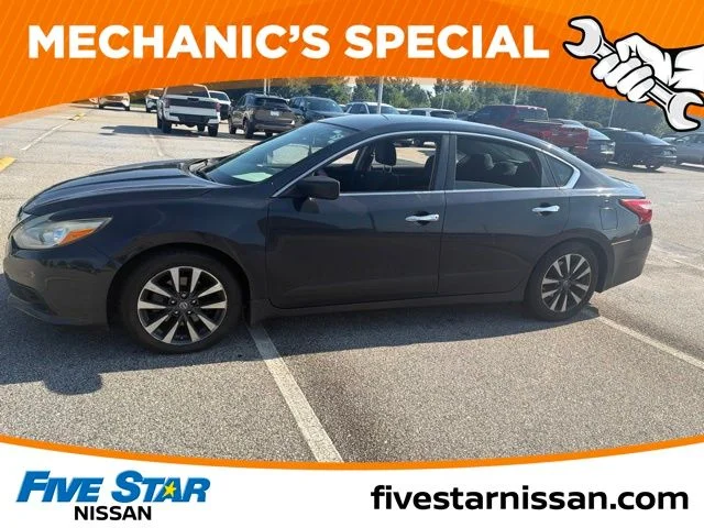 Used 2017 Blue Nissan 2.5 SV image 18