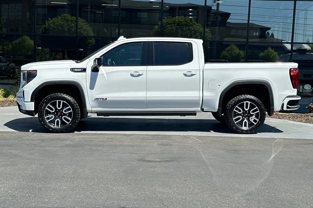 2025 GMC Sierra 1500 AT4 - Photo 7