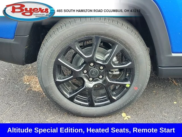 New 2026 Hydro Blue Pearl-Coat Exterior Paint Jeep Latitude image 31