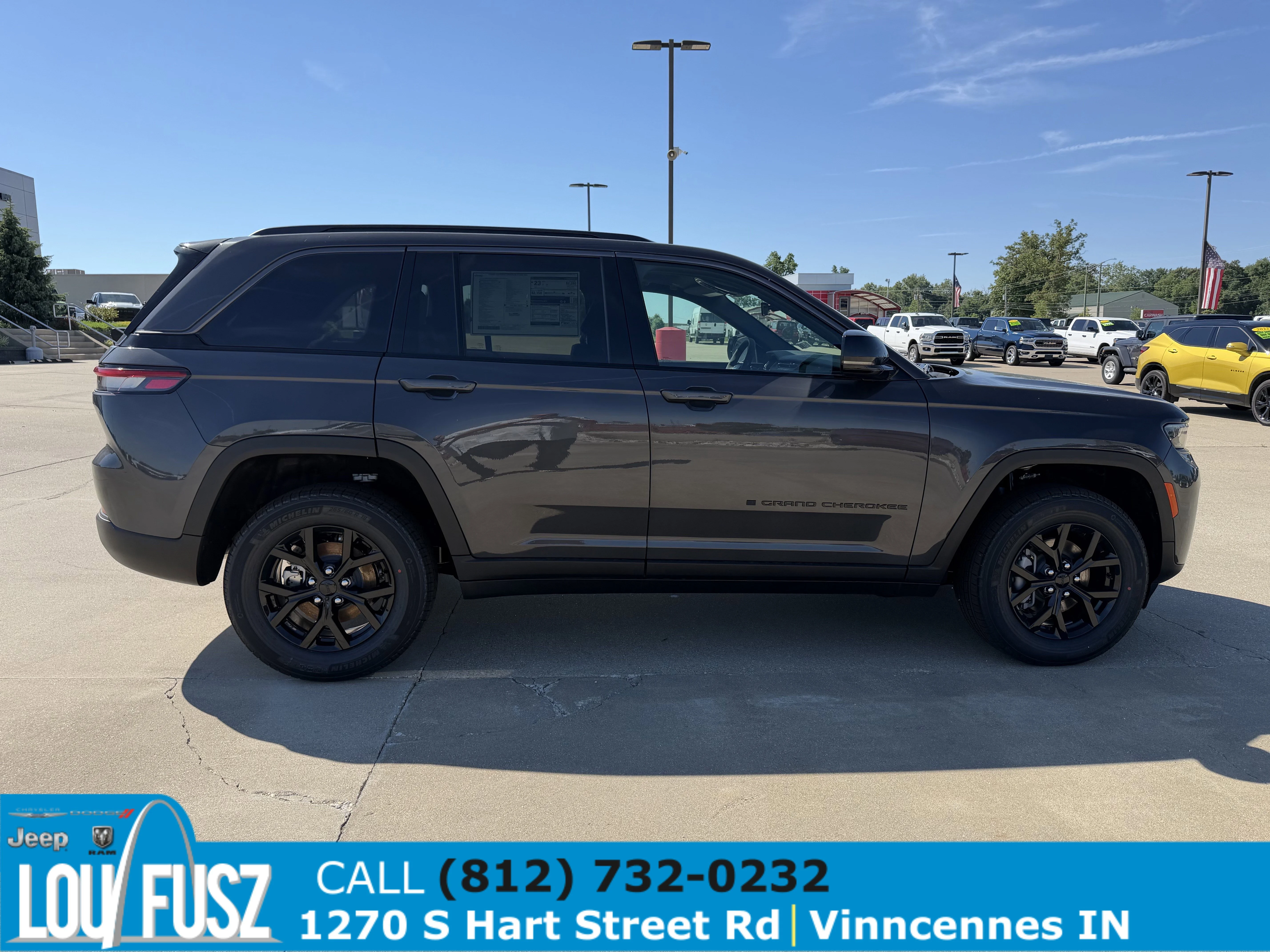 New 2026 Baltic Gray Metallic Clear-Coat Exterior Paint Jeep Laredo Altitude image 8