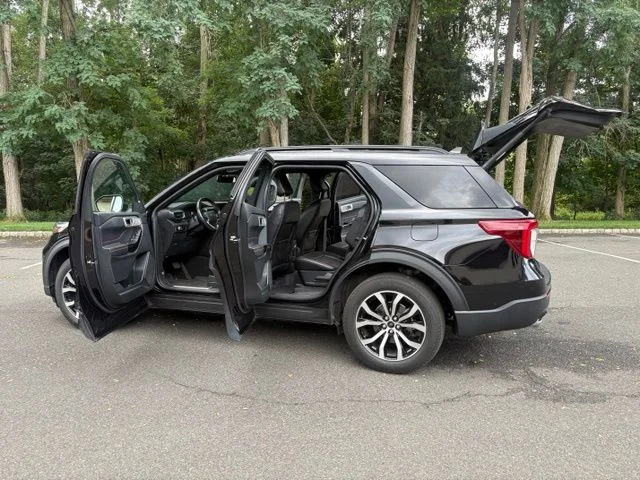 Certified Used 2023 Black Metallic Ford ST-Line image 30