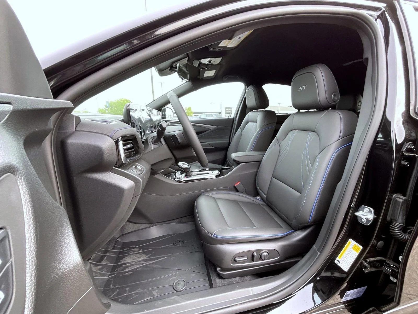 New 2026 Ebony Twilight Metallic Buick Sport Touring image 10