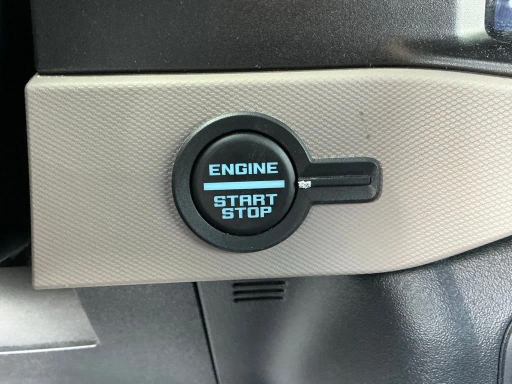 Used 2022 Blue Ford Wildtrak image 39