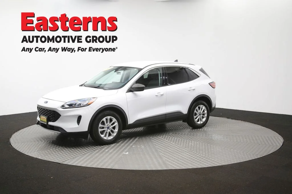 Used 2022 White Ford SE image 56