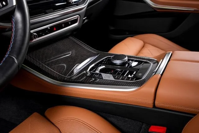 Used 2025 Black Sapphire Metallic BMW M60i image 34