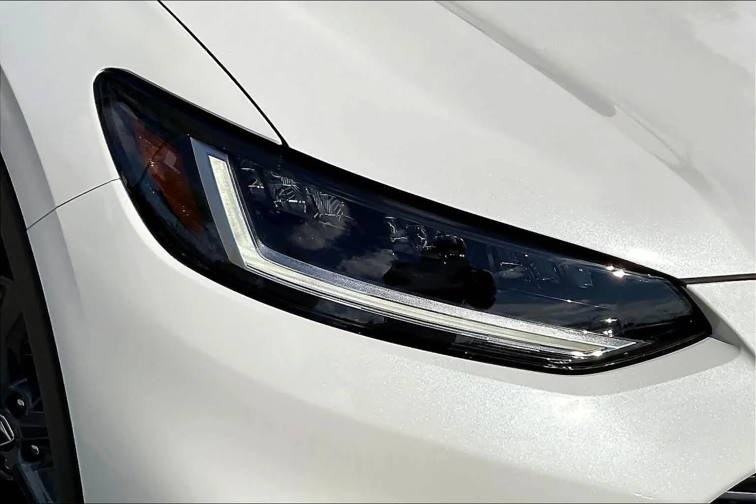 New 2027 Platinum White Pearl Honda LX image 13