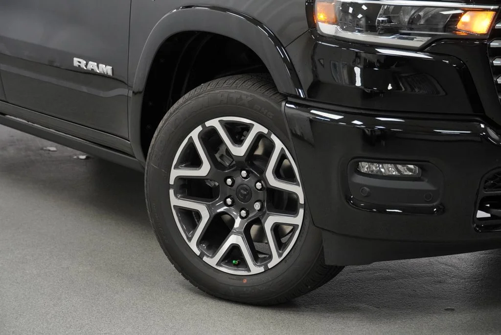 New 2027 Diamond Black Crystal Pearl-Coat Exterior Paint RAM Laramie image 4