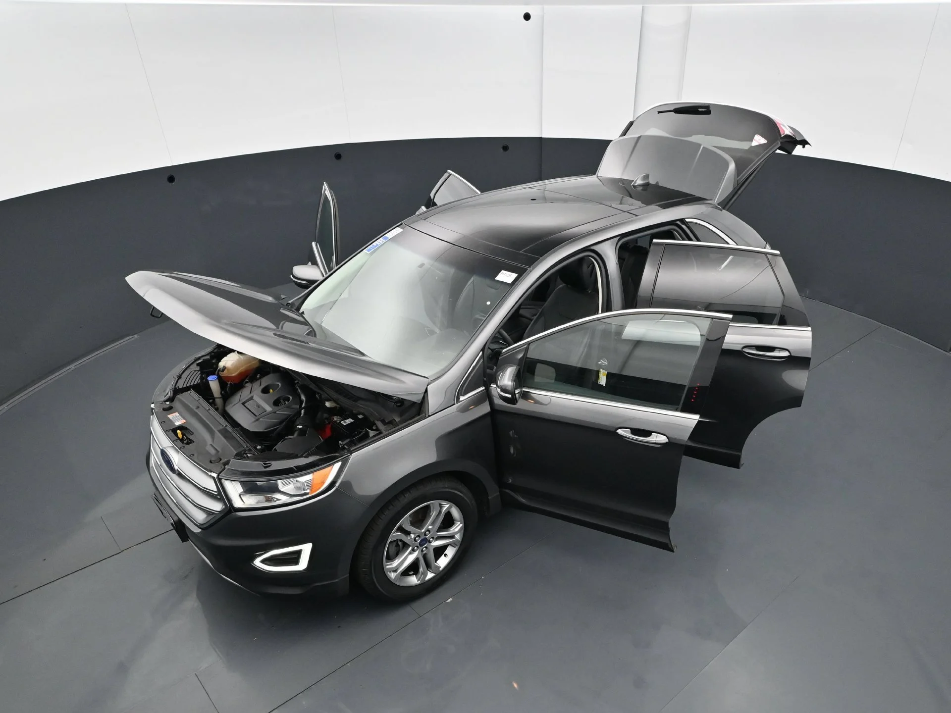 Used 2015  Ford 4D WAGON TITANIUM AWD image 40