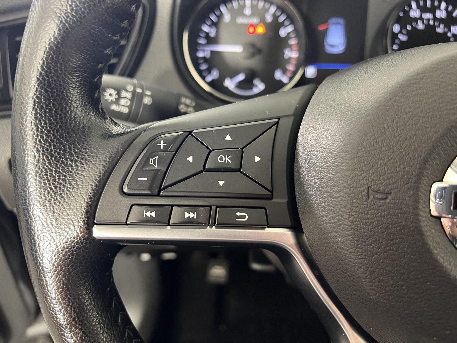 Used 2022 Gun Metallic Nissan SV image 15