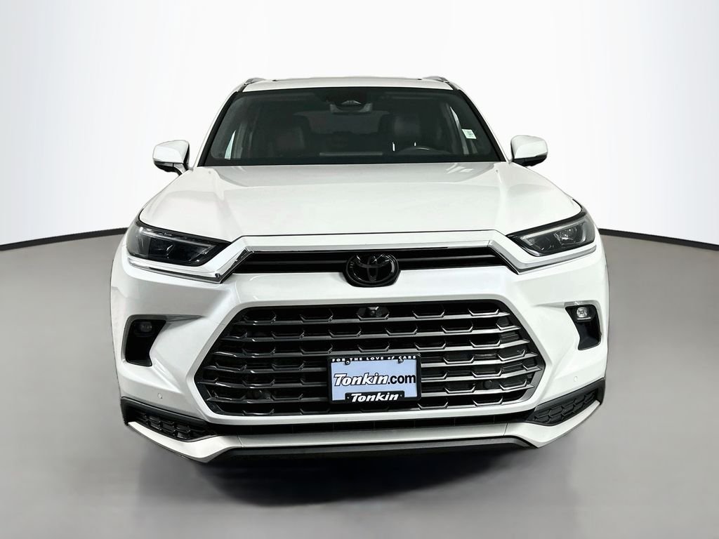 Used 2024 Pearl Toyota MAX Platinum image 3