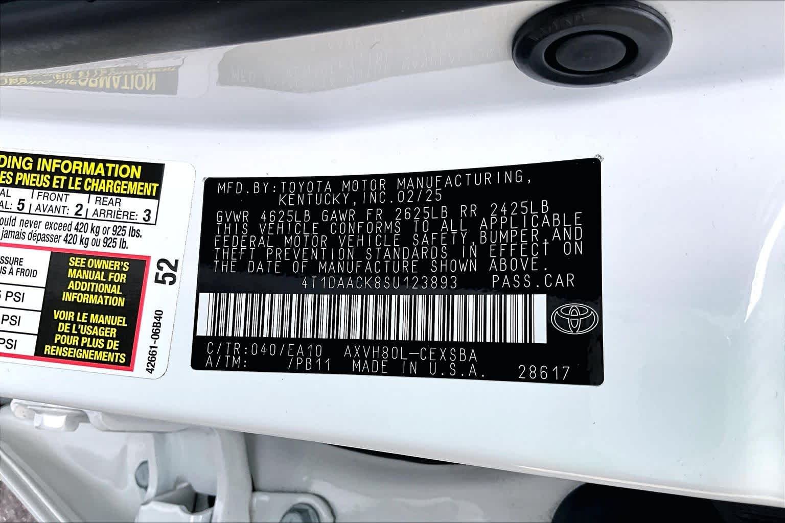 Used 2025 Ice Cap Toyota SE image 34