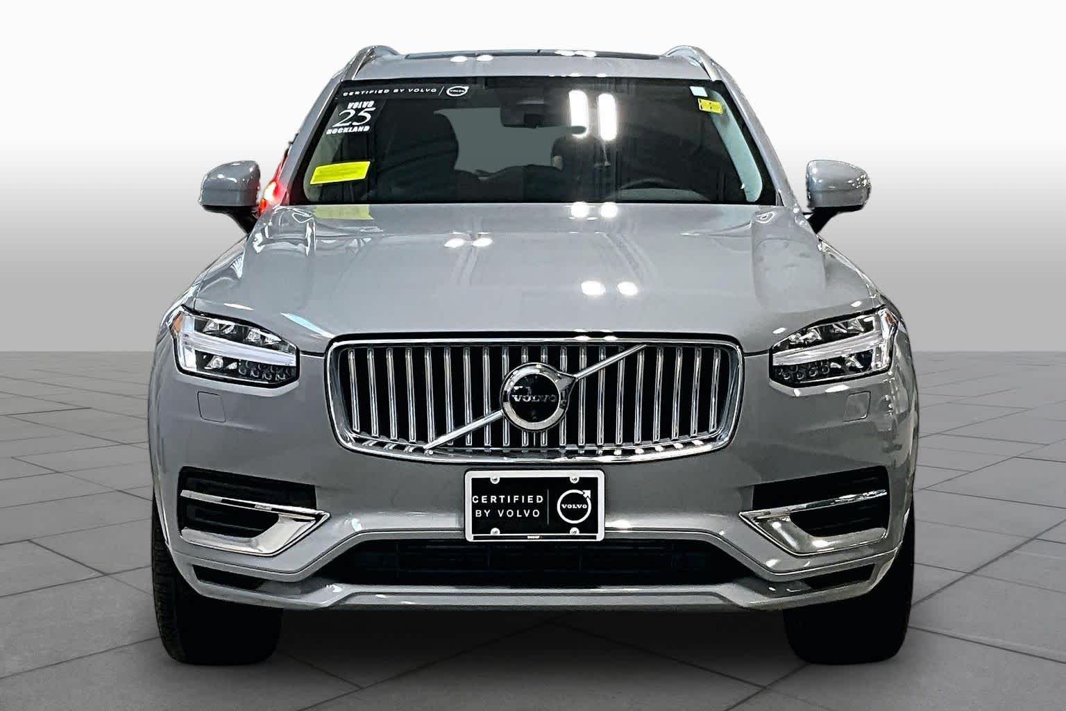 Used 2025 Vapour Grey Metallic Volvo Plus image 4