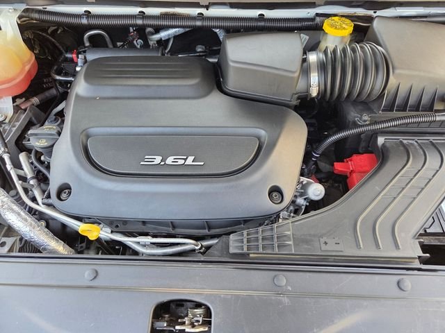 Used 2018 White Chrysler Limited image 30