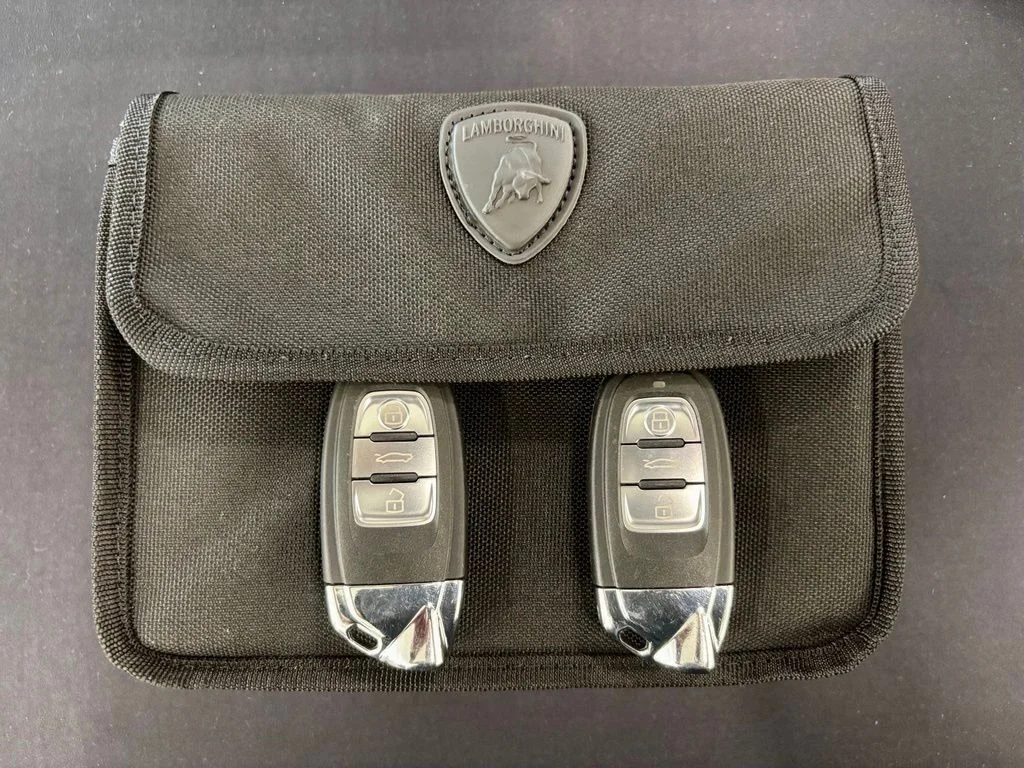 Used 2024 Nero Noctis Metallic Lamborghini  image 27