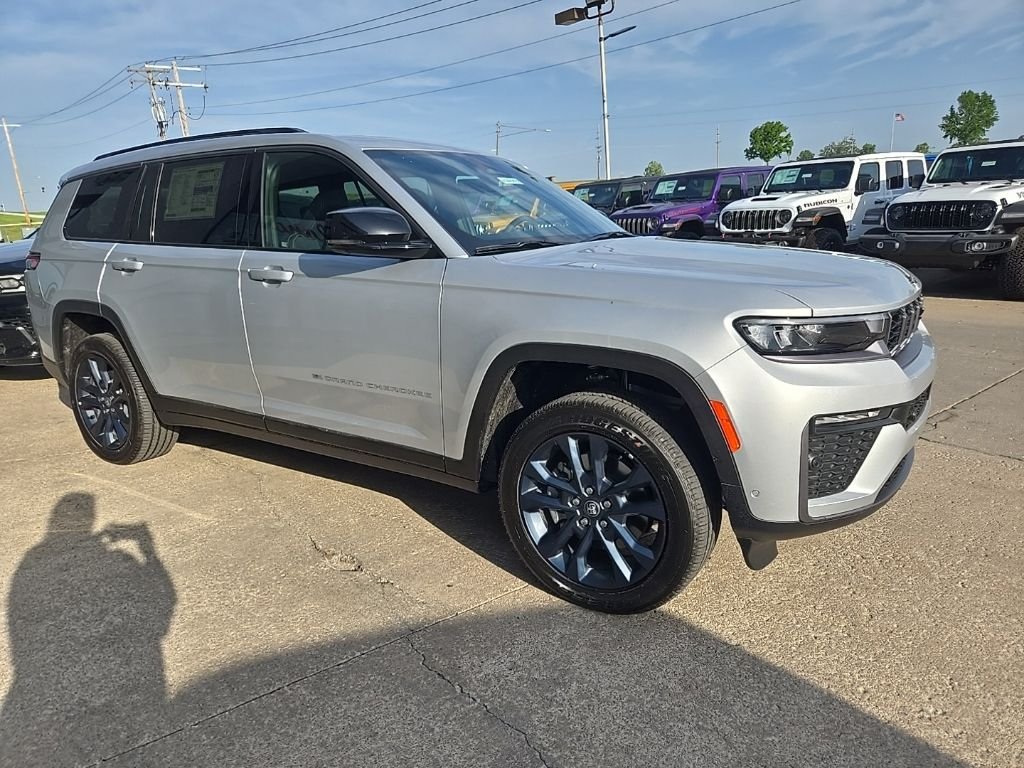 New 2026 Silver Zynith Exterior Paint Jeep  image 14