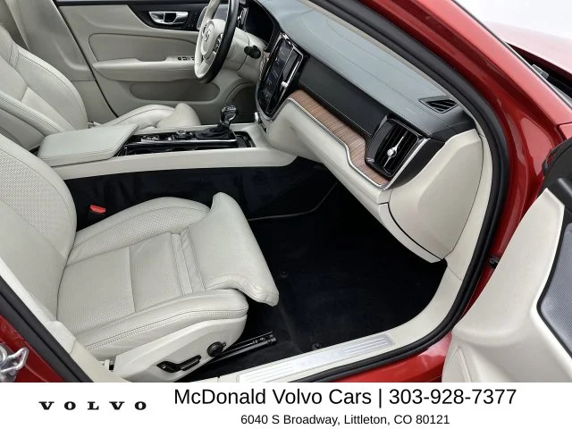 Used 2019 Red Volvo T6 Inscription image 25