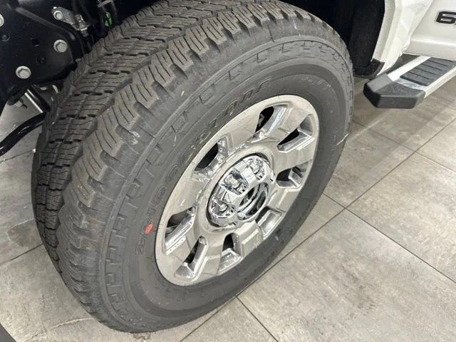 New 2026 Star White Metallic Tri-Coat Ford F-350® Lariat® image 46