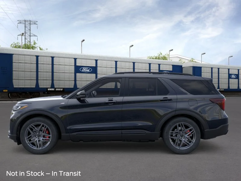 New 2026 Agate Black Metallic Ford ST-Line image 3