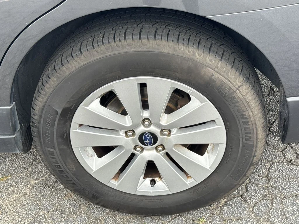 Used 2019 Gray Subaru 2.5i image 8