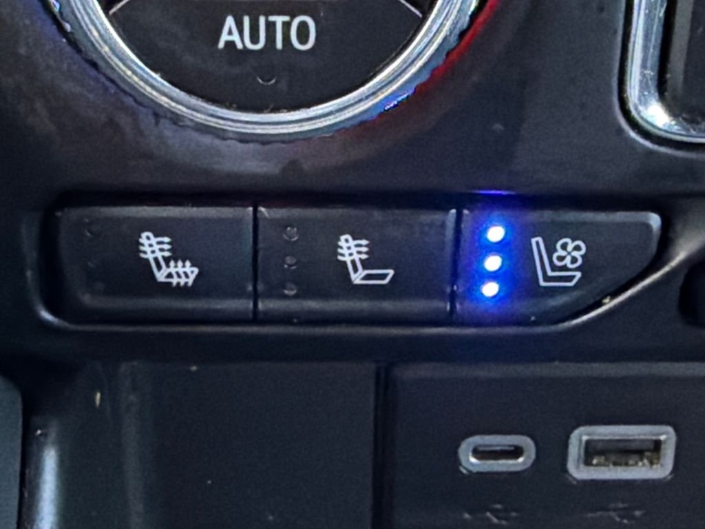 2021 GMC Yukon SLT - Photo 31