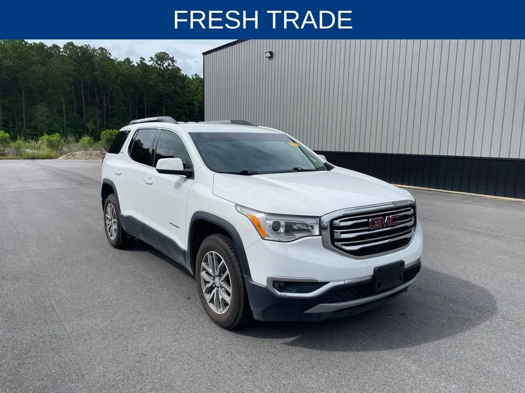 Used 2019 White GMC SLE-2 image 1