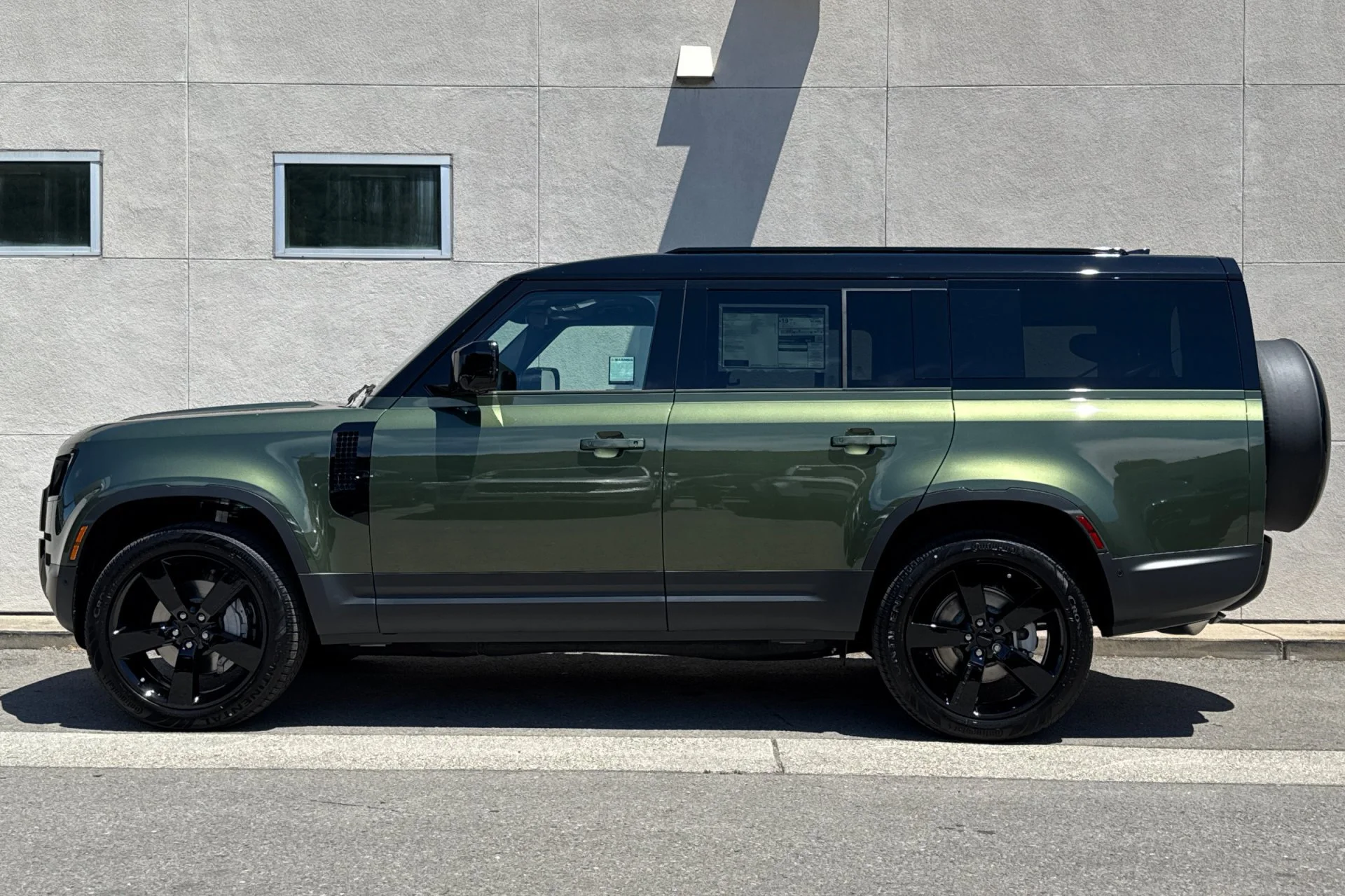 New 2026 Woolstone Green Land Rover S image 5