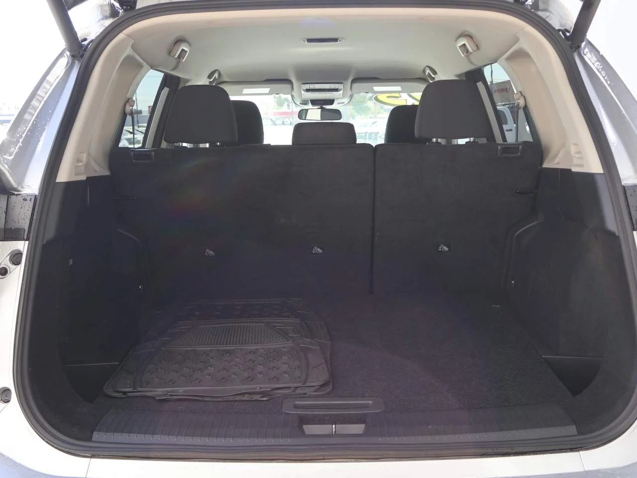 2025 Nissan Rogue SV - Photo 11