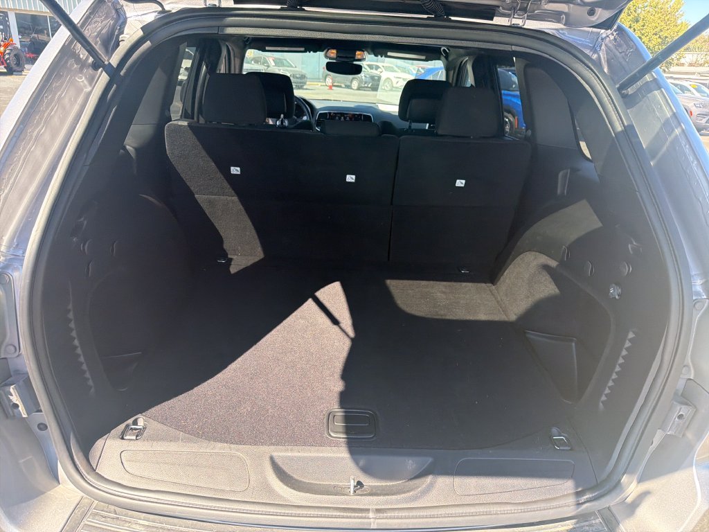 Used 2019 Silver Jeep Laredo E image 9