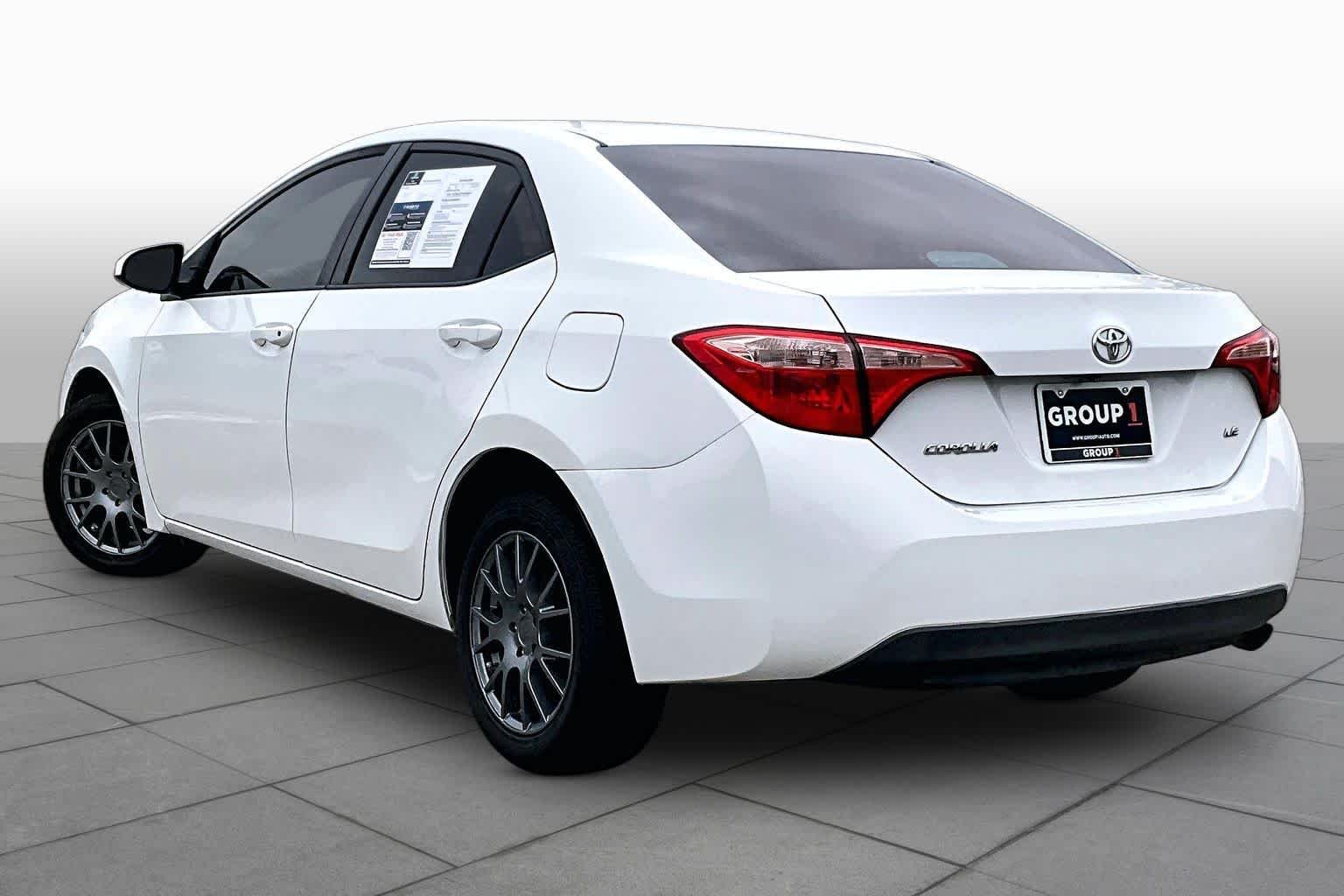 Used 2018 Super White Toyota LE image 11