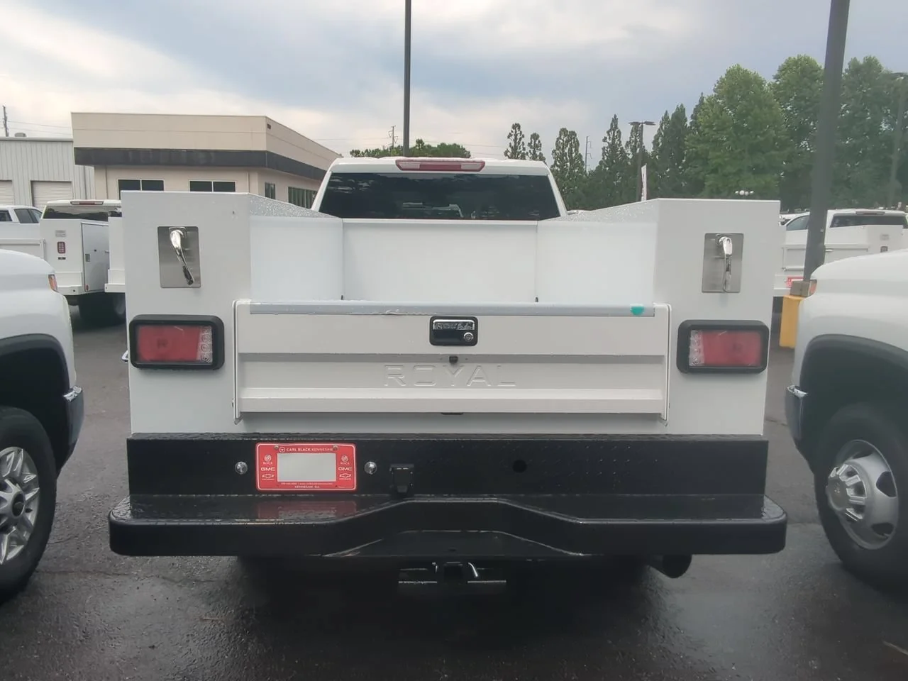 New 2026 Summit White Chevrolet WT image 7