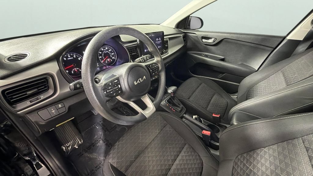 Used 2023 Black Kia S image 18