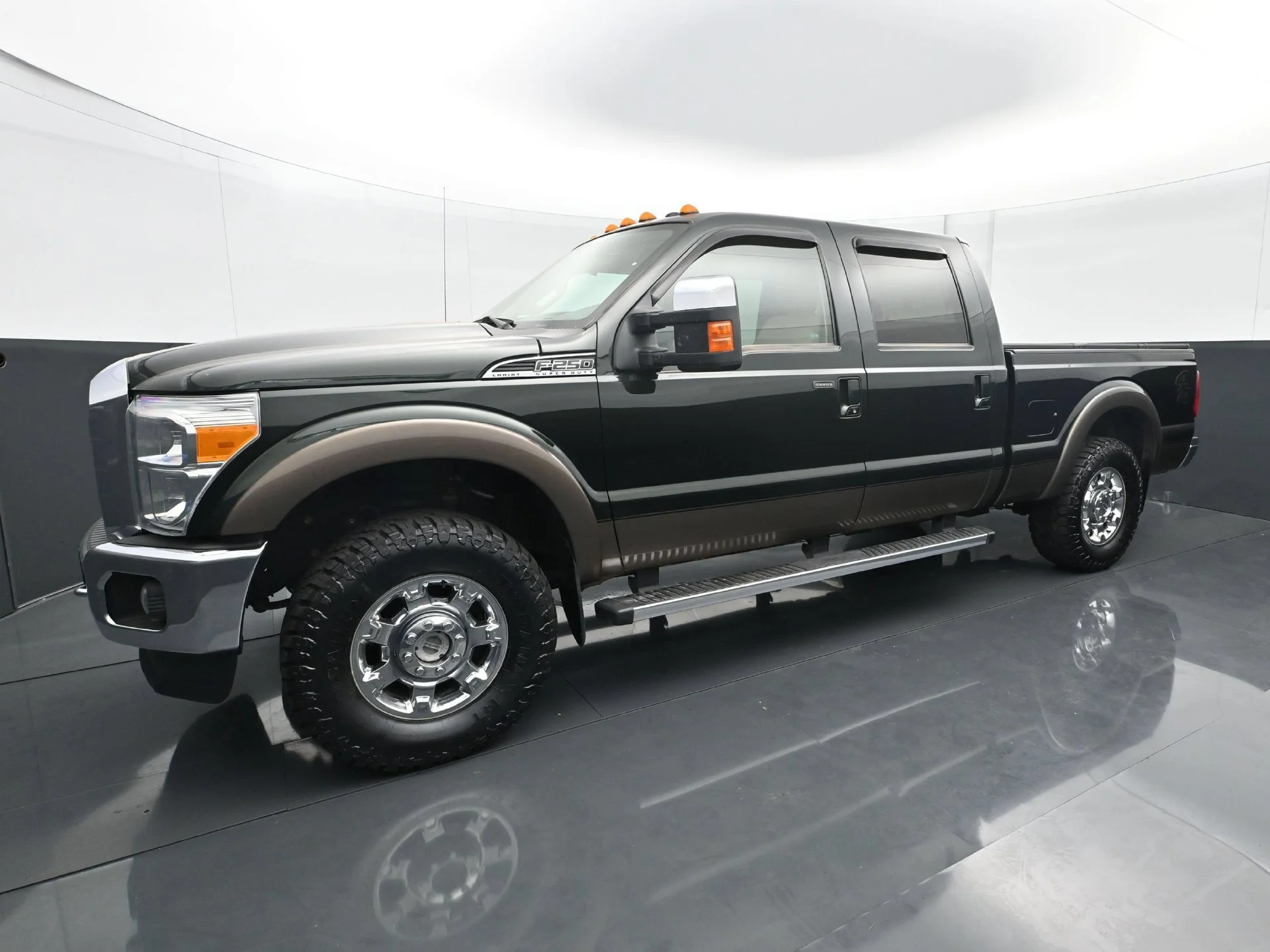 Used 2016 Ford F-250 Super Duty Lariat with VIN 1FT7W2B60GEC08256 for sale in Roseville, Minnesota