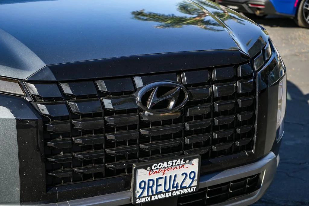 Used 2025 Gray Hyundai SEL image 9