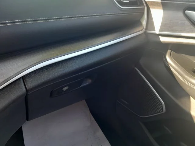 Used 2021 White Jeep Limited image 34