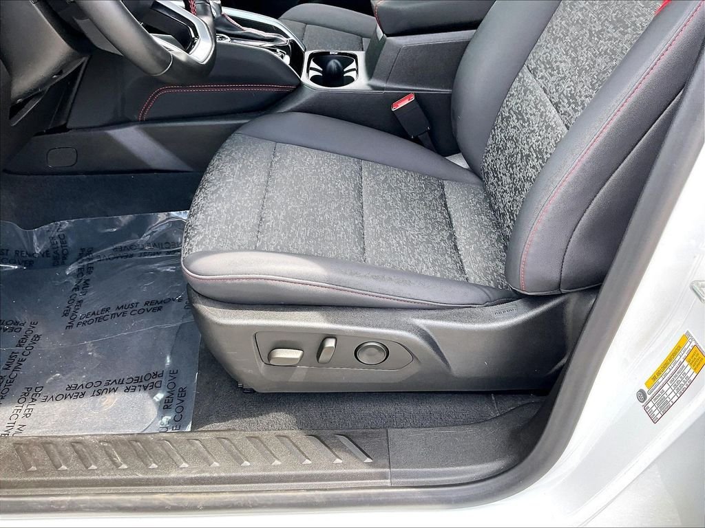 Used 2024 Summit White Chevrolet Z71 image 34